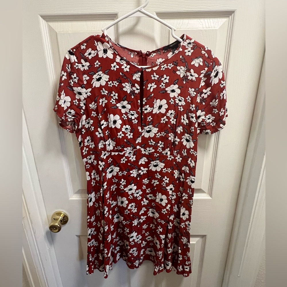 Keyhole floral mini dress